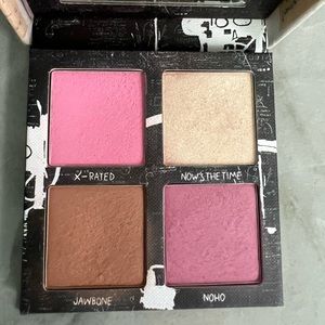 Face palette by Urban Decay